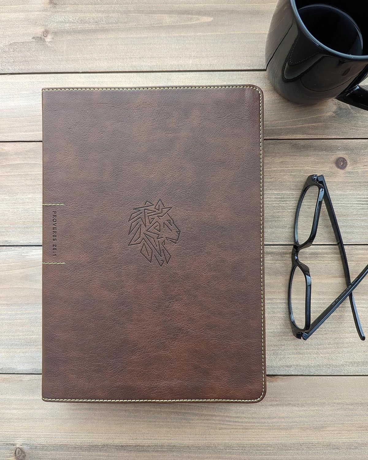 NLT Courage For Life Study Bible For Men, Rustic Brown Lion Leatherlike