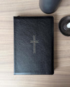 NLT Large Print Thinline Reference Zippered Bible, Indexed, Black Cross