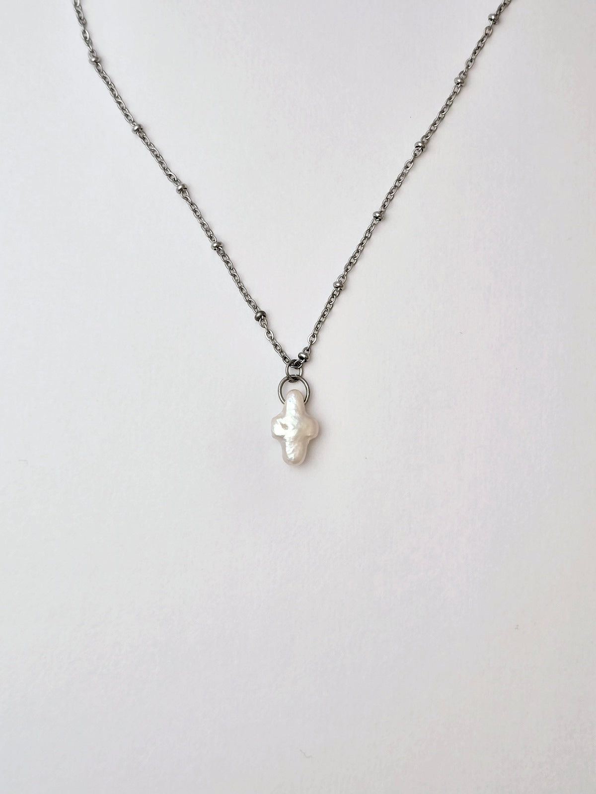 'Mature Faith' Necklace Pearl